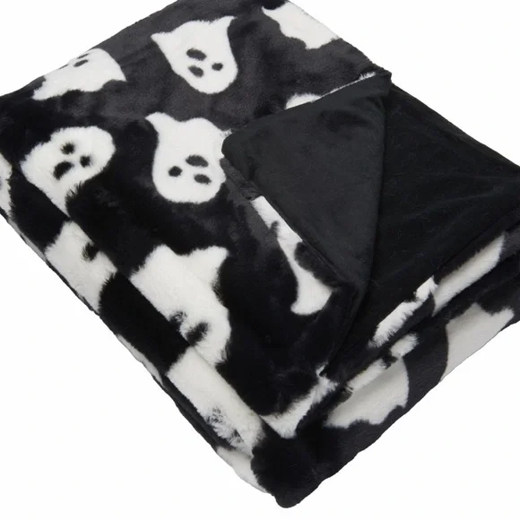 NEW Storehouse Halloween GHOSTS Black & White Soft Plush Faux Fur Throw Blanket